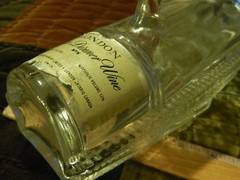 LONDON White Dinner Wine [Ontario Canada] GLASS BOTTLE Decanter w/ Paper Label