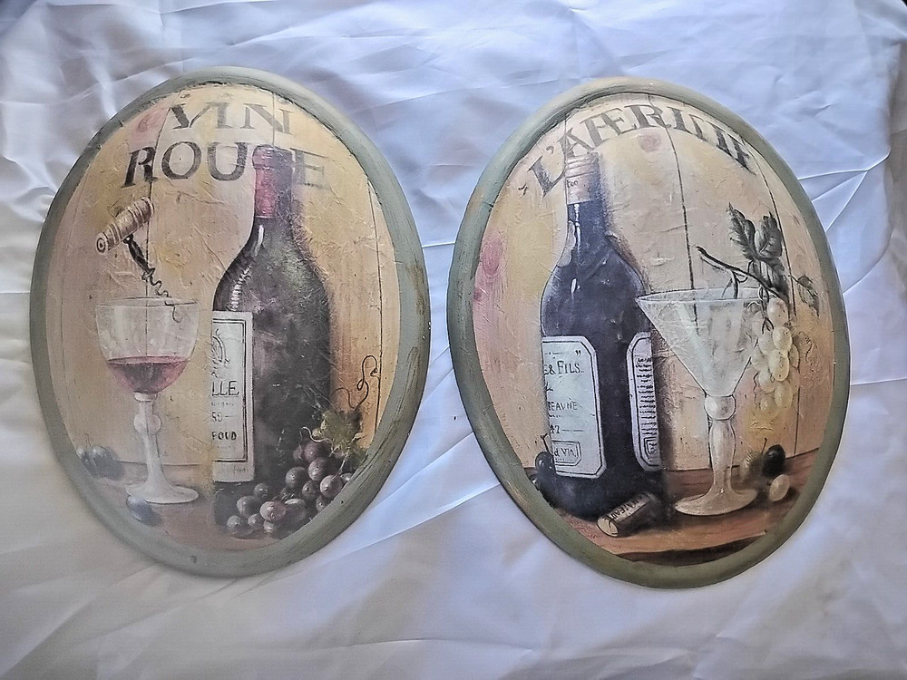 A Pair Of Vtg. Oval Convex Wine Bottle Grapes Wine Glass LG. 15&Prime;X10.5&Prime; Wood.