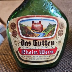2 Empty Wine Das Gutten Green Bottles 4/5 Quart California Rhein Wein 9.5&Prime;