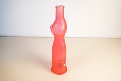 13&Prime; Happy Cat Rheinhessen Riesling Happy Cat Figural Glass Wine Bottle PINK