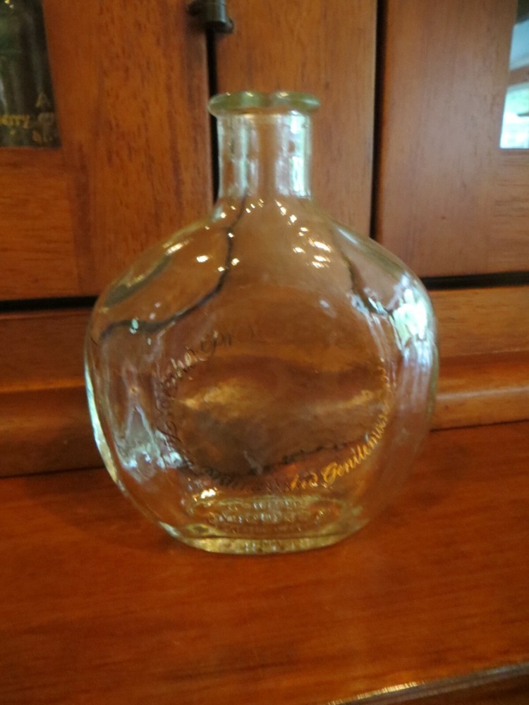 VINTAGE WHISKEY bottle THE PRESIDENTS CHOICE FOR DISTINGUISHED GENTLEMAN Brown F