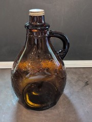 Rare Vintage Maywood Glass Amber Wine Jug – Half Gallon – Grape Design