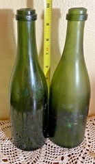 SET of 2 VINTAGE 10” GREEN GLASS EMPTY WINE BEER BOTTLE BUBBLE PUNT BOTTOM 14oz