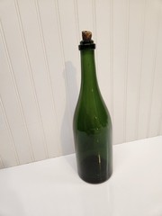 VTG Owen&rsquo;s Illinois Dark Green Heavy Glass Wine Bottle Markings w/ Cork 16&Prime; Tall