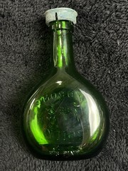 Almaden Madrone Vinyards Pony Bottle Green w/ Lid Vtg – EXCELLENT!