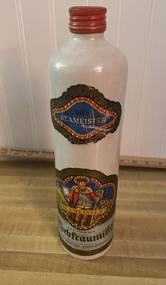 BEAMEISTER 1975 LIEBFRAUMILCH JAMES BEAM CERAMIC WINE BOTTLE. 1 Pint.7 fl oz
