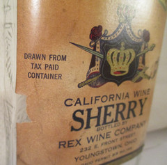REX BRAND CALIFORNIA WINE SHERRY ONE PINT EMBOSSED GLASS BOTTLE YOUNGSTOWN OH