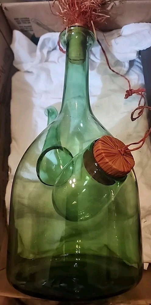 VTG Italian Chianti Hand Blown Green Glass Wine Decanter Bottle/ Ice Chamber VF