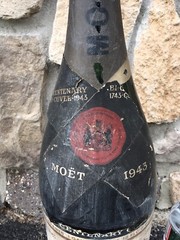 RARE HUGE 1943 MOET CHANDON CHAMPAGNE DISPLAY BOTTLE GLASS ADVERTISING CENTENARY
