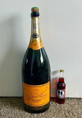 VEUVE CLICQUOT PONSARDIN 24&Prime; CHAMPAGNE DUMMY DISPLAY COLLECTIBLE EMPTY BOTTLE