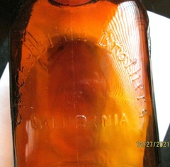 THE CHRISTIAN BROTHERS OF CALIFORNIA, ONE HALF GALLON HONEY AMBER JUG, 1940&rsquo;S