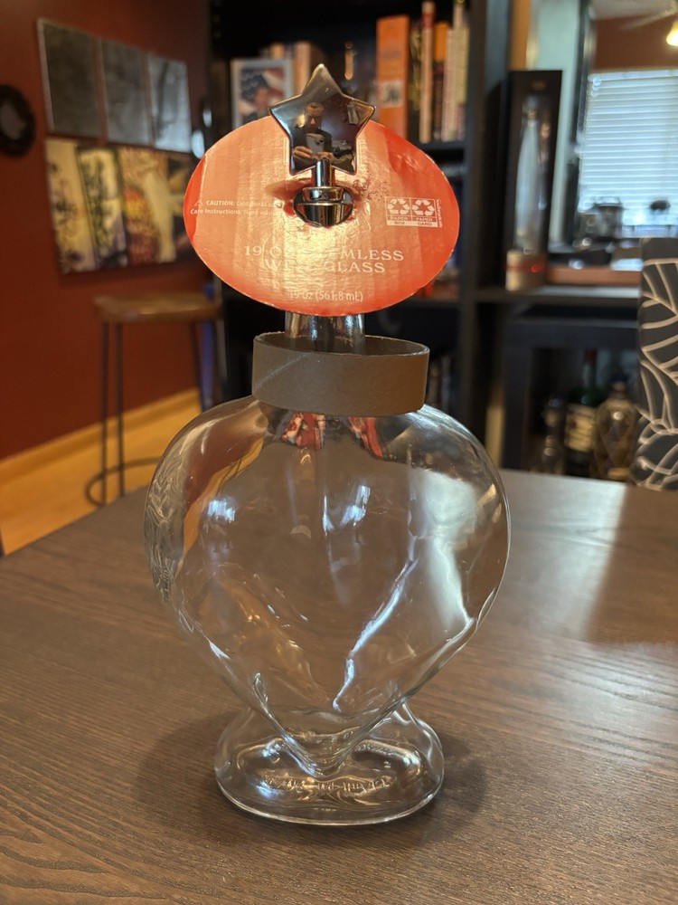 Heart Shape Wine Glass Bottle Mode In Italy