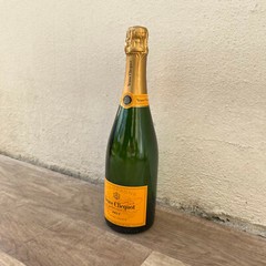 EMPTY Display 0.75L Sealed Dummy Champagne Bottle VEUVE CLICQUOT 0502224
