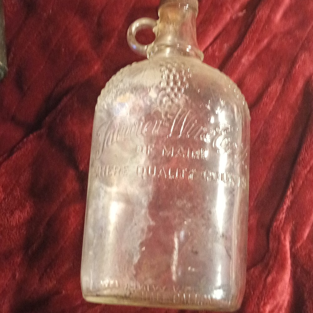Vintage FAIRVIEW WINE of MAINE Clear Pressed Glass with Grapes 1/2 Gallon Jug