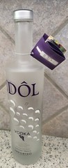 IDOL BURGUNDY FRANCE Glass Vodka Bottle FROSTED Reflective Grapes 12 3/4&Prime; EMPTY