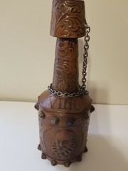 VINTAGE VINO LEATHER COVERED WINE BOTTLE WITH CORK/CHAIN EMPTY