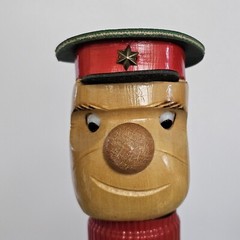 VTG French « Liqueur de L&rsquo;Armee Rouge » Bottle Flock w/ Soldier Wood Head Stopper
