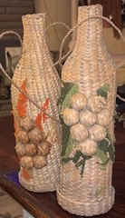 Wicker Rattan Straw Wine Bottle Carrier Holder Decorative Design MCM Vintage