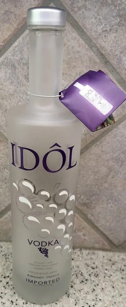 IDOL BURGUNDY FRANCE Glass Vodka Bottle FROSTED Reflective Grapes 12 3/4&Prime; EMPTY