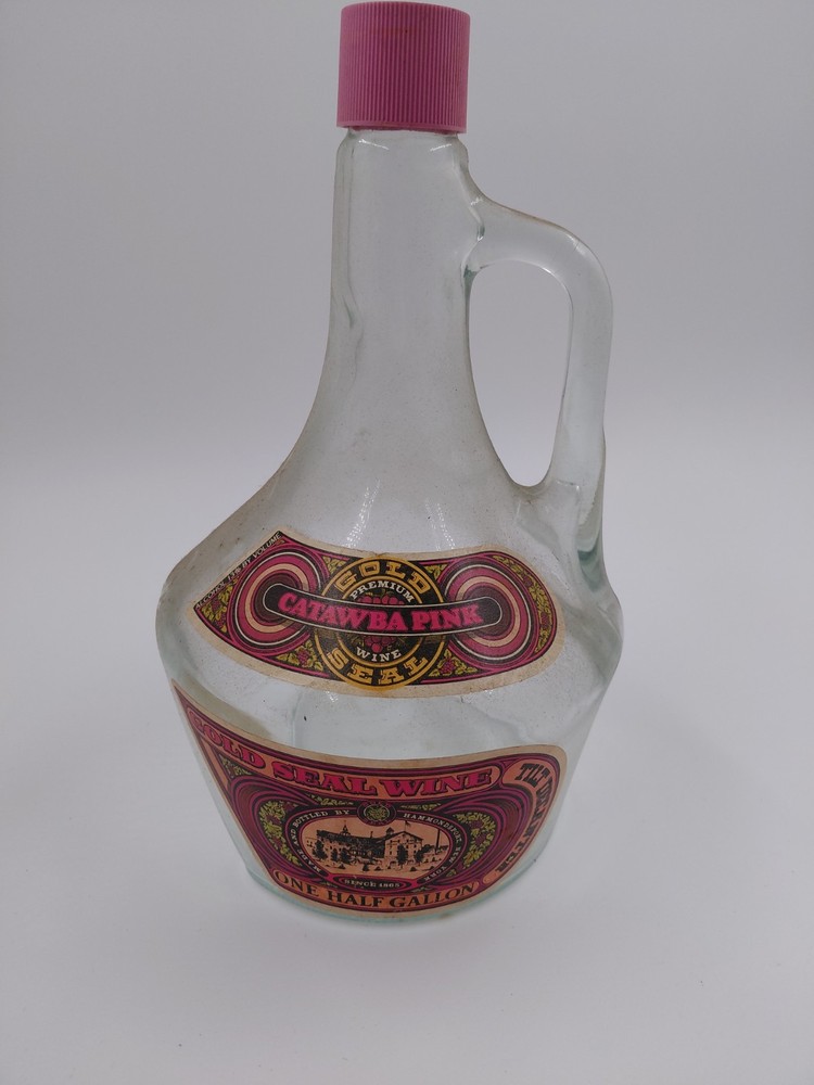 Vintage Gold Seal Wine New York State Burgundy One Half Gallon Tilt Decanter