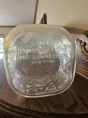 Manischewitz Monarch Half Gallon Wine Bottle Decanter Monarch 3088