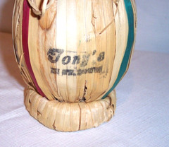 1950 SUALI CHIANTI ( EMPTY ) WINE Bottle 1 PINT FROM TONY&rsquo;S RESTAURANT ST LOUIS