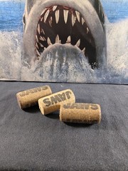 Jaws 50th Anniversary Amity Island Red White Blue Wine Bottle Set With Box