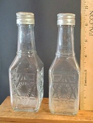 2 Vintage Manischewitz Pint Glass Wine Bottle Decorative