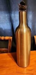 Ozark Trail stainless steel wine bottle Screw cap, never used Silver & Black