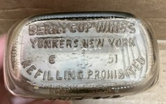 Vintage Berrycup Wines 2/5 Pint Glass Wine Bottle Yonkers, New York EMPTY