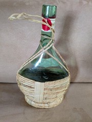 Vintage 1969 Santi Bardolino Verona Italy Green Glass Wine Bottle Wicker Wrapped