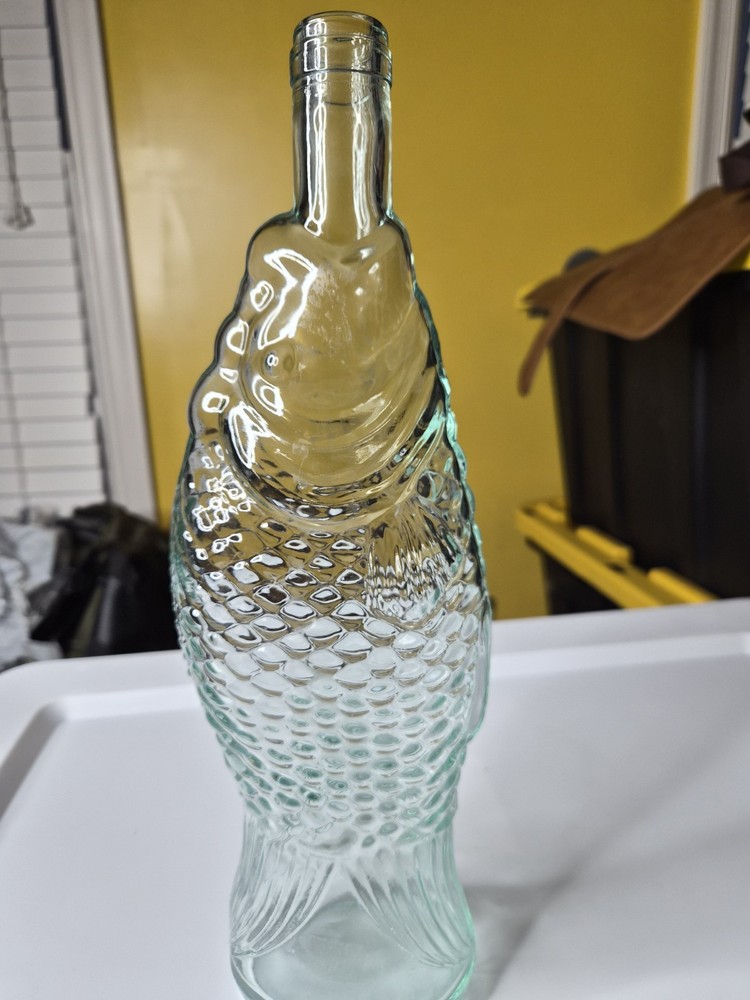 Vtg Empty Italian Fish Shaped Wine Bottle 13.5” Pescevino Glass Beach Nautical