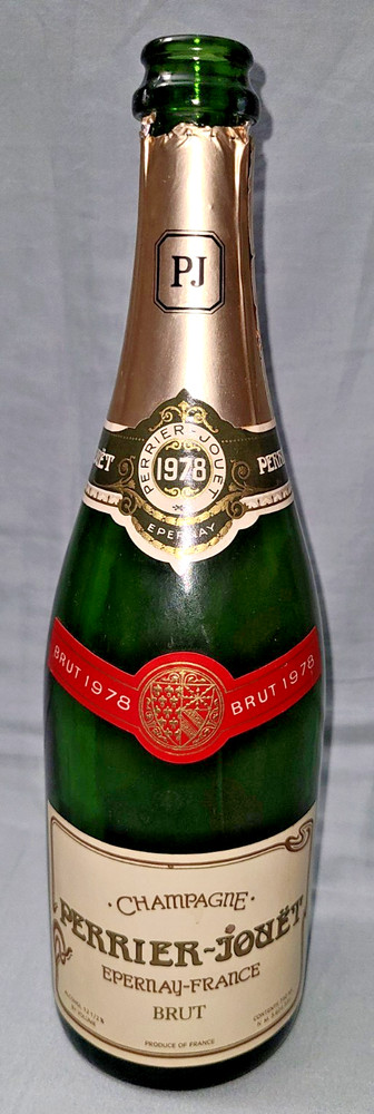 Vtg Perrier Jouet 1978 Brut Champagne green glass 750 mL wine bottle (EMPTY)