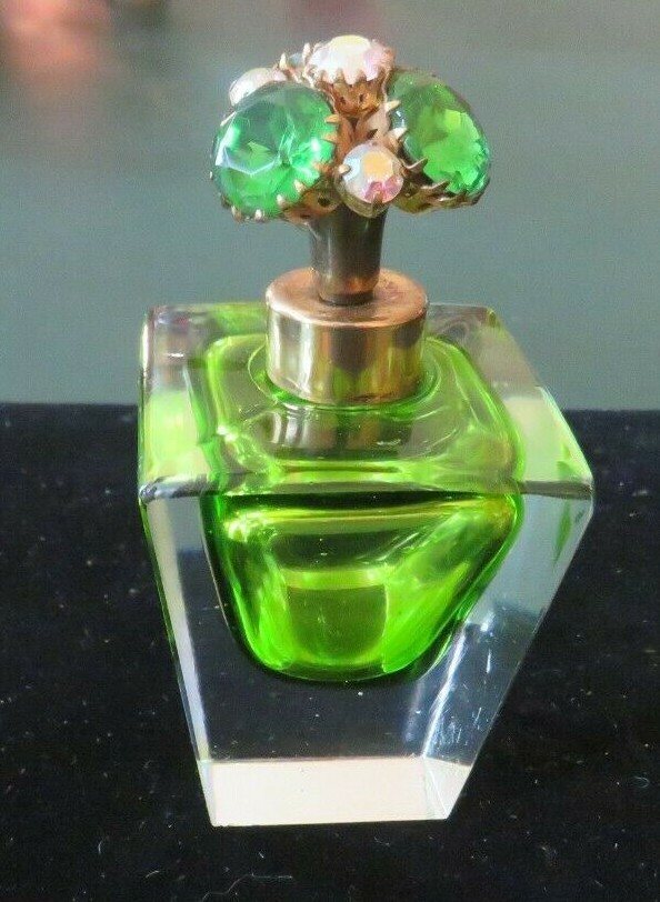 SMALL ANTIQUE GREEN FRENCH PERFUME ATOMIZER BOTTLE WITH JEWELED TOP