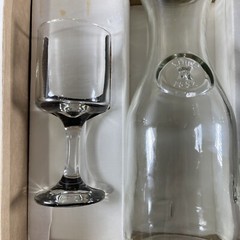 Vintage 1970&rsquo;s Paul Masson Rose&rsquo; Glass Set in Box