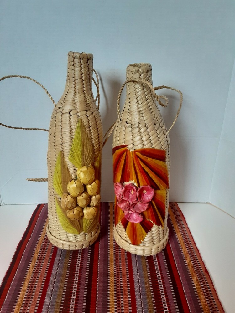 Wicker Rattan Straw Wine Bottle Carrier Holder Tiki Bar Floral Vintage