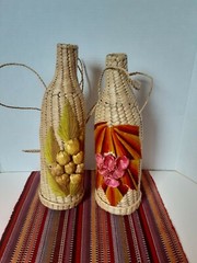 Wicker Rattan Straw Wine Bottle Carrier Holder Tiki Bar Floral Vintage