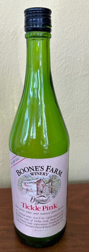 Vintage Boone&rsquo;s Farm Original « Tickle Pink » empty Bottle