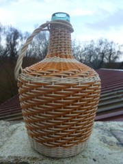 VINTAGE Mid Century Wine Bottle Woven Plastic Wrap Jug Decanter scoubidou viresa
