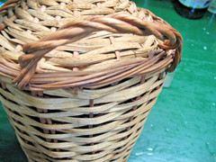 JUAN HERNANDEZ SPANISH BURGUNDY WICKER ENCASED 1 GAL BOTTLE VINT. 1959