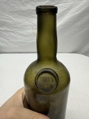 Antique Green Sealed Wine Bottle, « Vieux Cognac » – 1800&rsquo;s