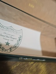 Vintage 1988 Cuvee&rsquo; Dom Perignon Champagne Empty Box w/ orig. Booklet