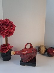VTG! 1960&rsquo;s Crimson Red Glass »Wine Bottle In A Basket » Figure; « La Mediterranea »