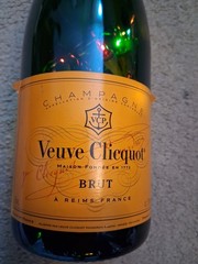 Veuve Clicquot BRUT Champagne Decorative Lighted Bottle Lamp–FREE SHIPPING!