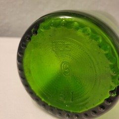 Vintage Green Glass Wine Bottle Has Seam 705 & 251 With « S » In An Oval 24 Ozs.