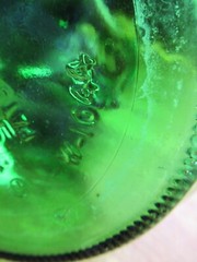 VTG 1.5 LITER GREEN GLASS WORLD WINE 1976 BOTTLE – W/POUR SPOUT