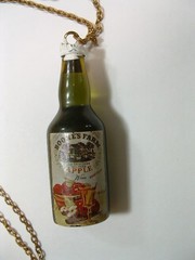 Vintage Boone&rsquo;s Farm Apple Wine Bottle Advertising Chain Necklace