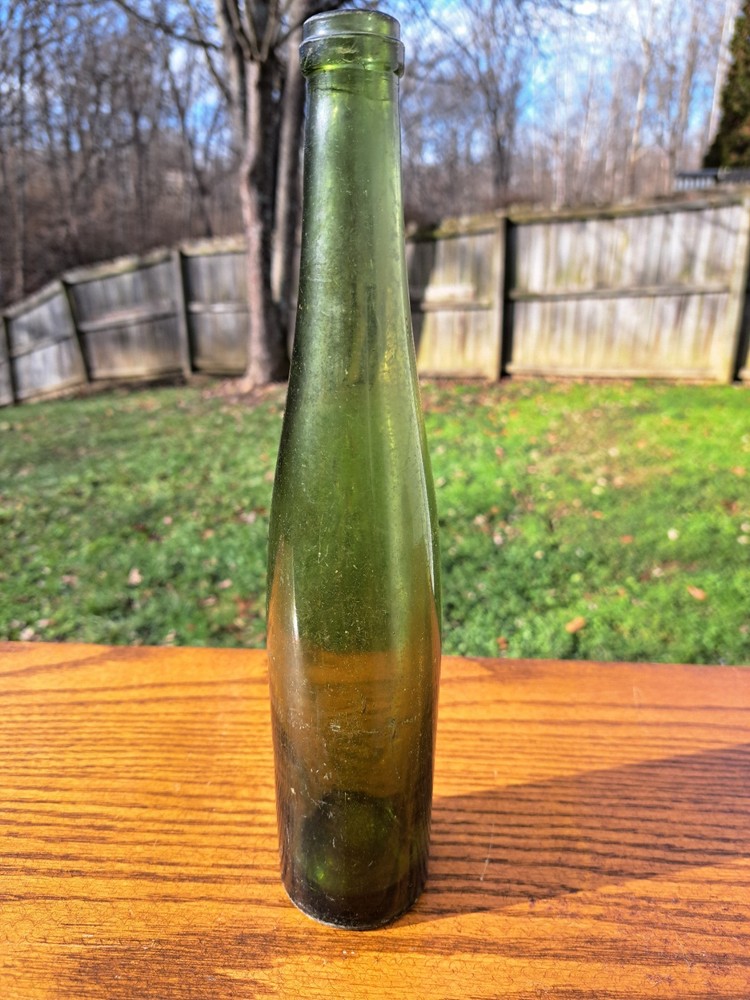 Antique Dark Green Wine Bottle 11½ Tall