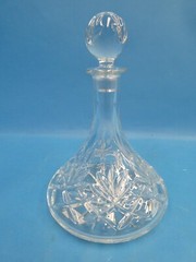 Quality Heavy Wine Captains Decanter with Stopper Clear Pressed Glass Decorative