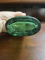 Vintage Liquor wine bottle made in Spain 1994 grapes and leaves embossed SAG